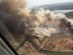 William Mahfood's aerial photograph of the Riverton City dump fire on Thursday. (Twitter)